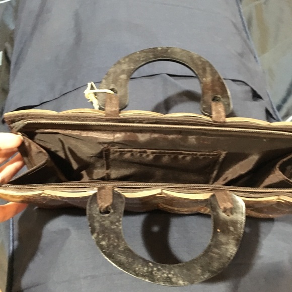 Ladies purse made from coconuts - Picture 3 of 4